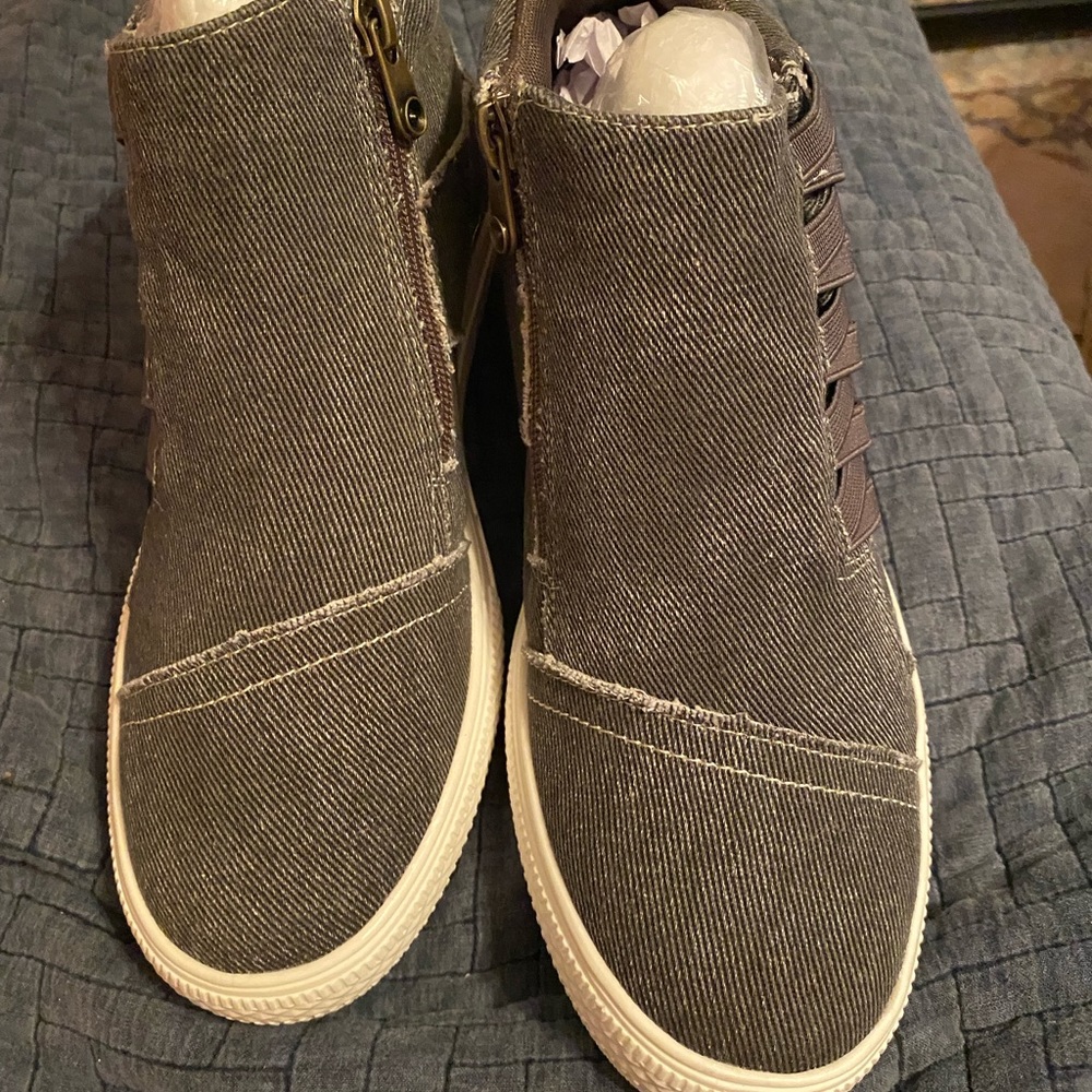 Women’s shoes